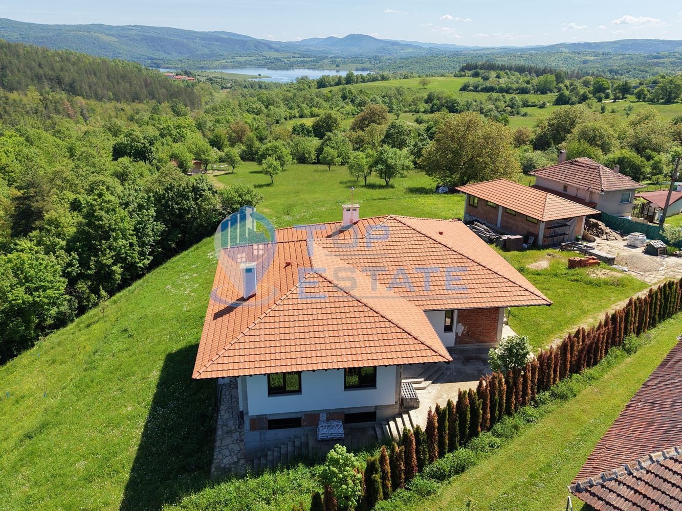 Продава  Къща област Велико Търново , с. Средни колиби , 343 кв.м | 89667671