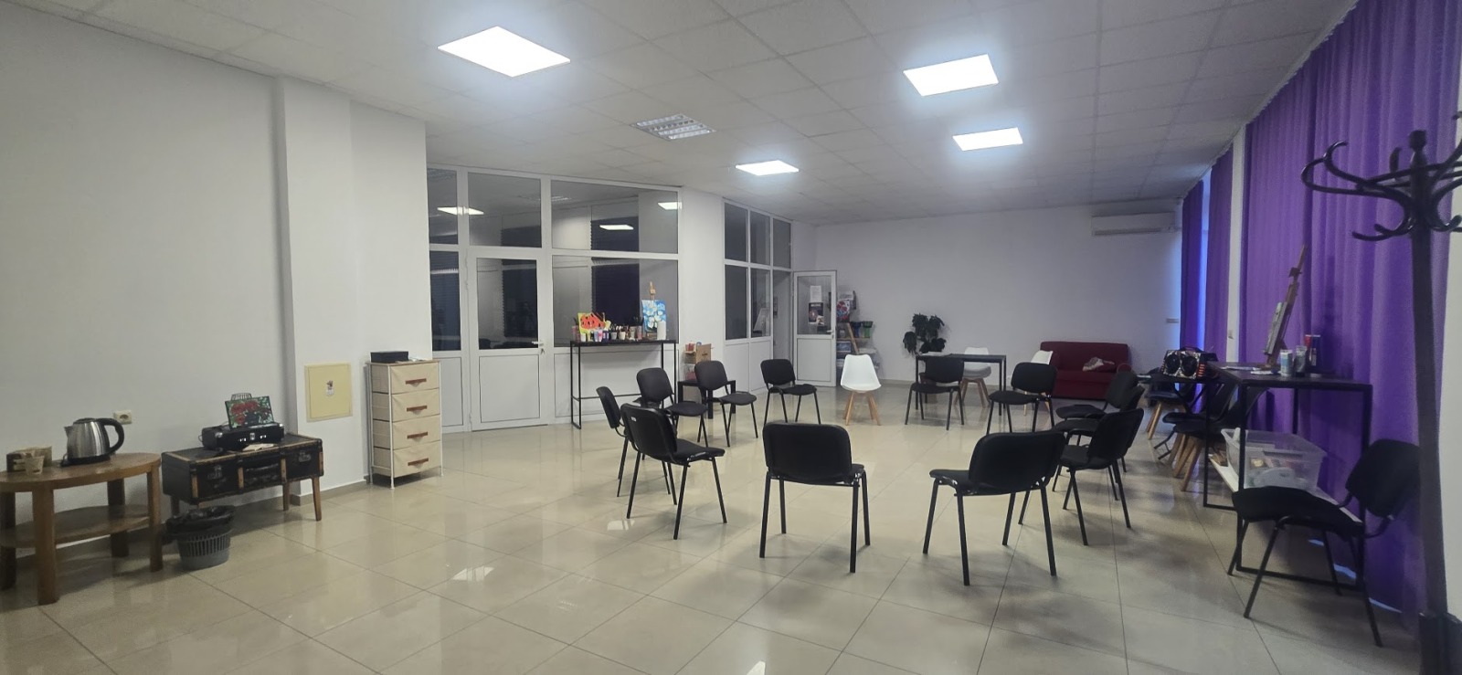 Продава ОФИС, гр. Шумен, Пазара, снимка 2 - Офиси - 54340179