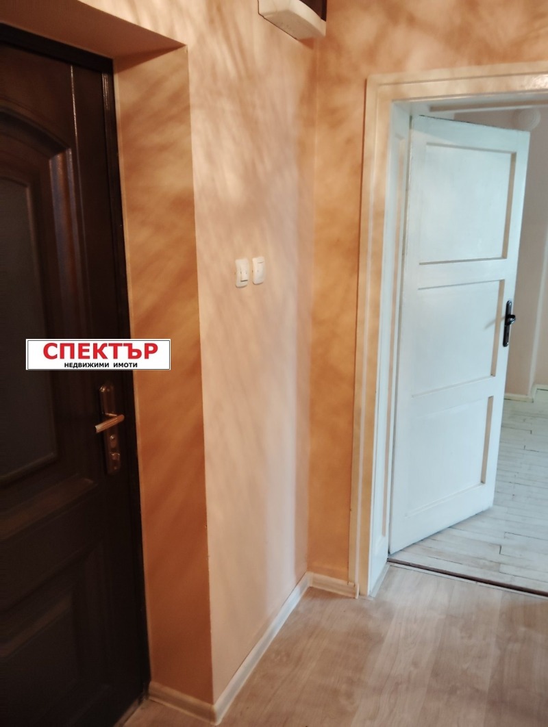 Na sprzedaż  1 sypialnia Pernik , Centar , 54 mkw | 90076997 - obraz [9]