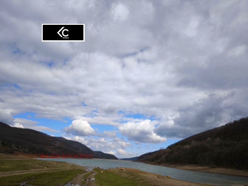 Продава КЪЩА, с. Врачеш, област София област