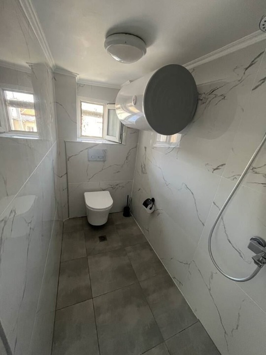 Продава МНОГОСТАЕН, гр. Бургас, Център, снимка 7 - Апартаменти - 53345823