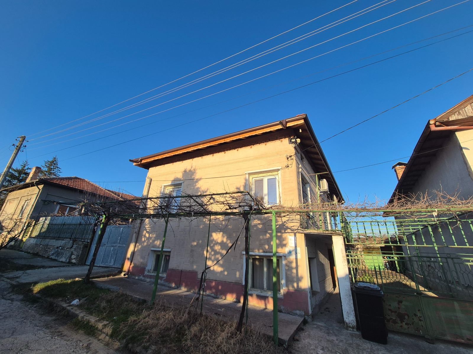 Продава КЪЩА, гр. Долни Дъбник, област Плевен