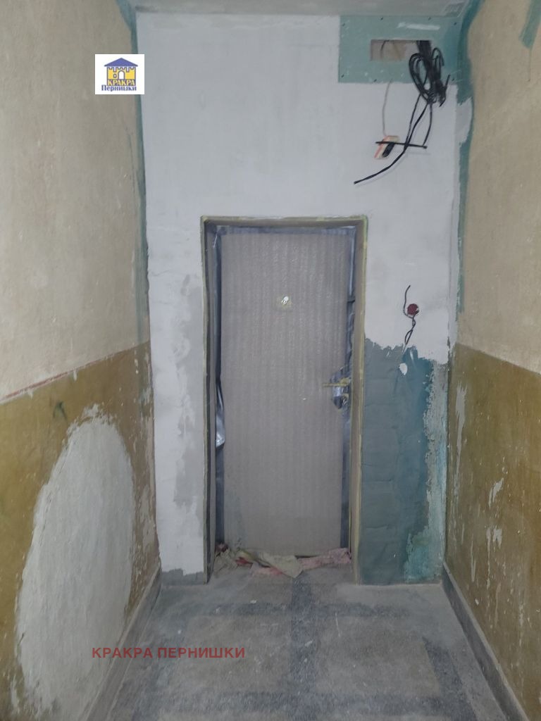 Продава 1-СТАЕН, гр. Перник, Център, снимка 4 - Апартаменти - 52642377