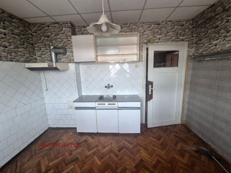 Продава 3-СТАЕН, гр. Перник, Изток, снимка 2 - Апартаменти - 53419570