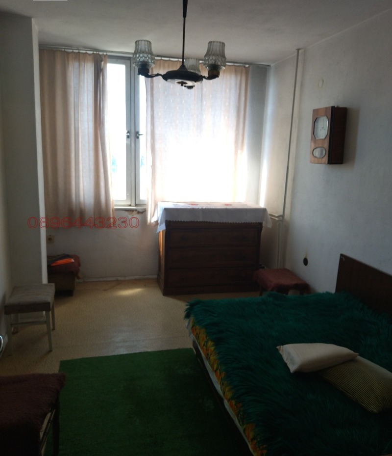 Продава 4-СТАЕН, гр. Шумен, Военно училище, снимка 2 - Апартаменти - 52784653