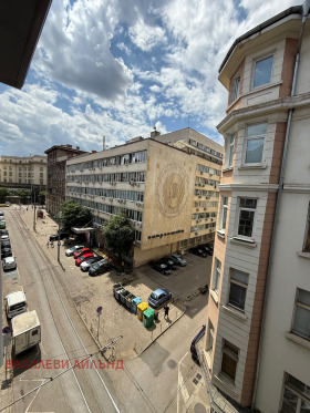 Продава 3-стаен град София Център - [1] 