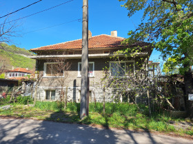 Продажба на имоти в гр. Провадия, област Варна — страница 3 - изображение 16 