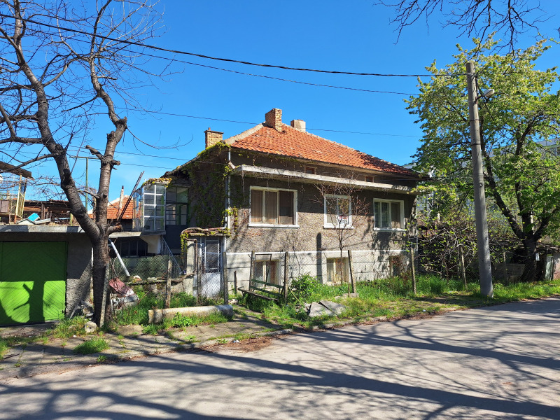 Продава  Къща област Варна , гр. Провадия , 260 кв.м | 89152185 - изображение [2]