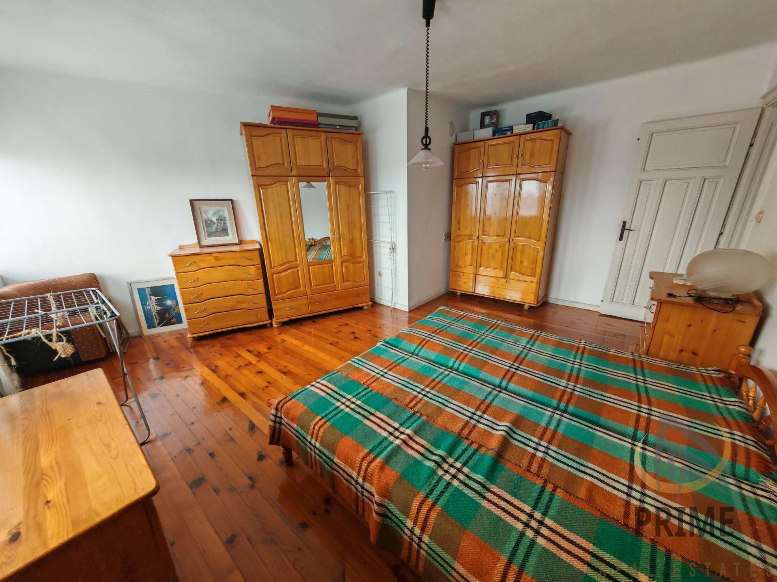 Продава МНОГОСТАЕН, гр. Бургас, Център, снимка 2 - Апартаменти - 49478106