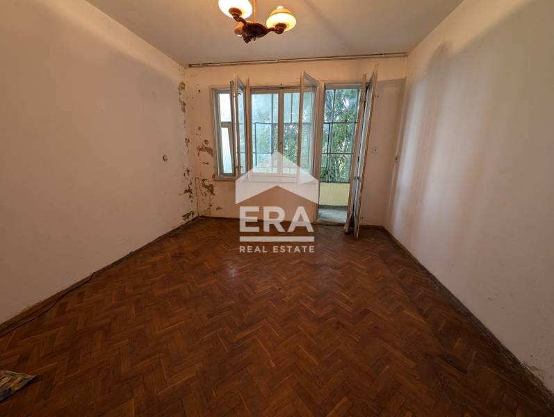 Продава  4-стаен град Шумен , Болницата , 111 кв.м | 58793036