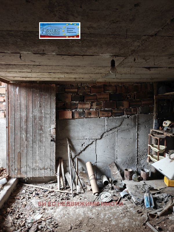 Продава КЪЩА, с. Горни Романци, област Перник, снимка 7 - Къщи - 52380871