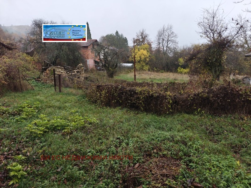 Продава КЪЩА, с. Горни Романци, област Перник, снимка 2 - Къщи - 52380871