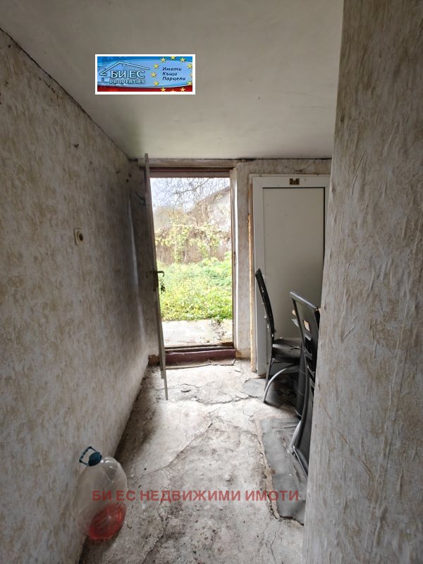 Продава КЪЩА, с. Горни Романци, област Перник, снимка 8 - Къщи - 52380871