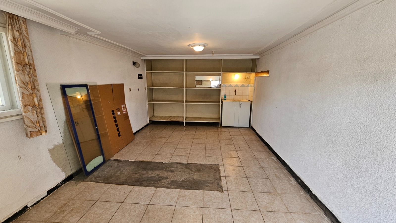 Продава ГАРАЖ, ПАРКОМЯСТО, гр. Разград, Възраждане, снимка 3 - Гаражи и паркоместа - 54130973