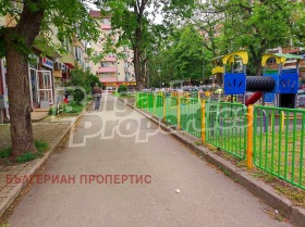 Butikk Tsentar, Sjumen 3