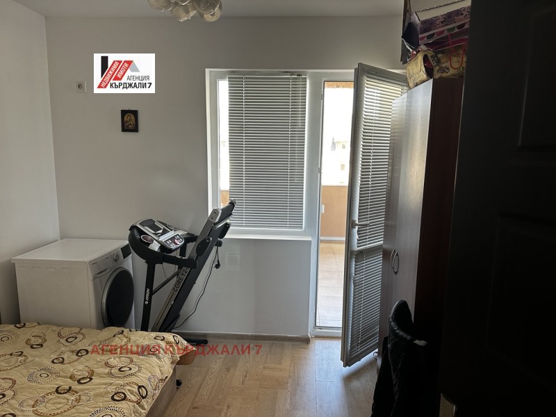 Продава МНОГОСТАЕН, гр. Кърджали, Възрожденци, снимка 9 - Апартаменти - 53353137