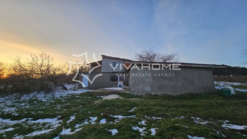 Продава КЪЩА, гр. Аксаково, област Варна, снимка 2 - Къщи - 53353894