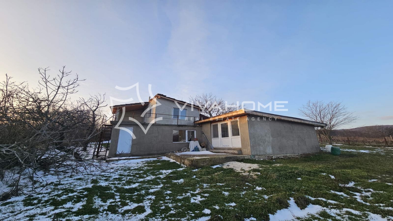 Продава КЪЩА, гр. Аксаково, област Варна, снимка 2 - Къщи - 53353894