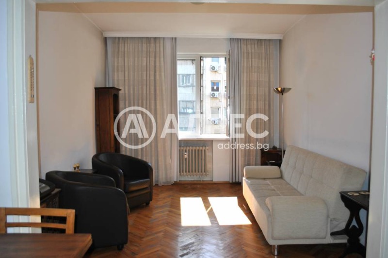 De vânzare  1 dormitor Sofia , Țentâr , 73 mp | 96185279 - imagine [2]