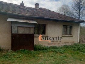 Продажба на имоти в с. Мала Раковица, област София - изображение 1 