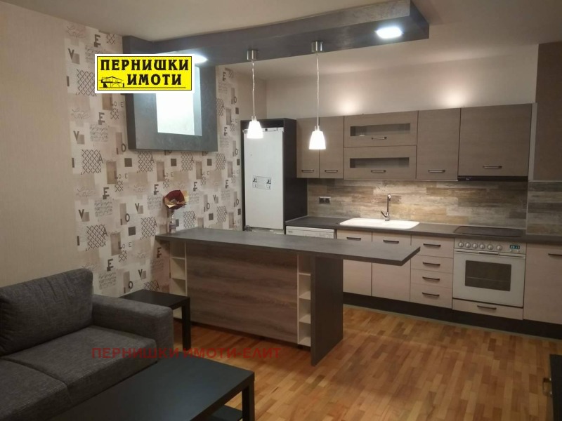 Продается  Студия Перник , Център , 45 кв.м | 36656363
