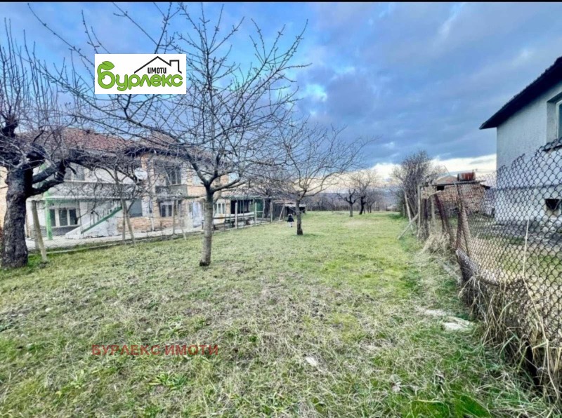 Продава КЪЩА, с. Бенковски, област Варна, снимка 2 - Къщи - 52208688