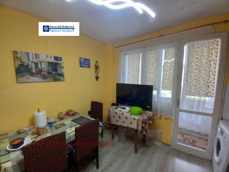 Продава  3-стаен област Кюстендил , гр. Бобов дол , 73 кв.м | 34903839 - изображение [9]