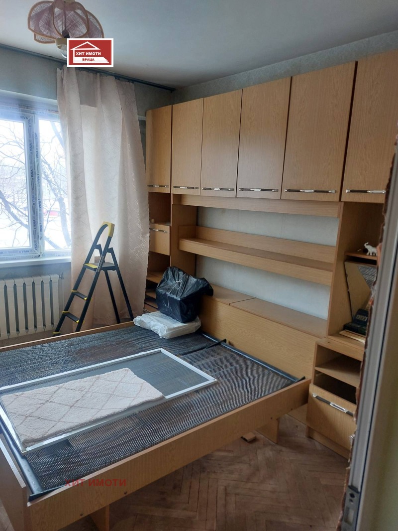 Продава 3-СТАЕН, гр. Враца, Сениче, снимка 2 - Апартаменти - 53383646