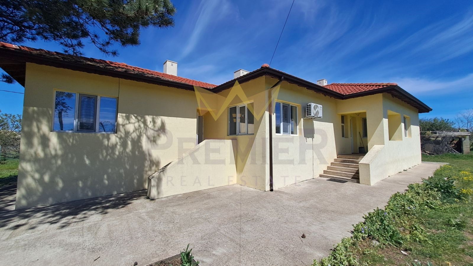 Продава КЪЩА, с. Вранино, област Добрич, снимка 3 - Къщи - 56112021