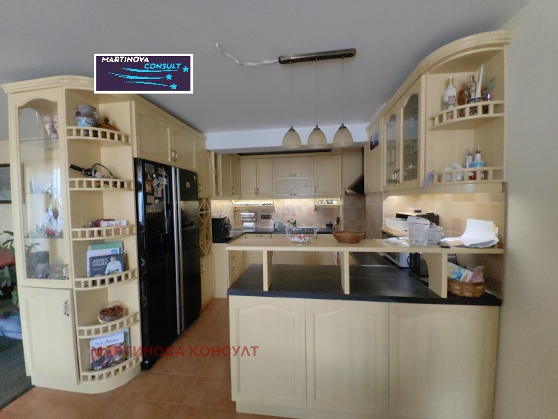 Продава МНОГОСТАЕН в град София, Център - 271 кв.м / 500 000 € » 977 915.00 лв., МАРТИНОВА КОНСУЛТ