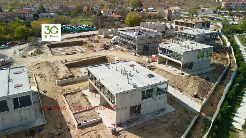 Продава КЪЩА в град Варна, Галата - 275 кв.м / При запитване, ЯВЛЕНА - ОФИС ВАРНА