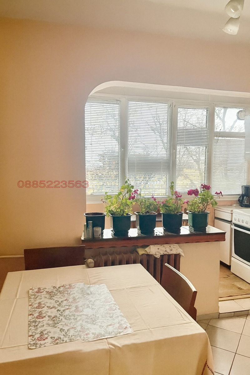 Продава 3-СТАЕН, гр. София, Връбница 1