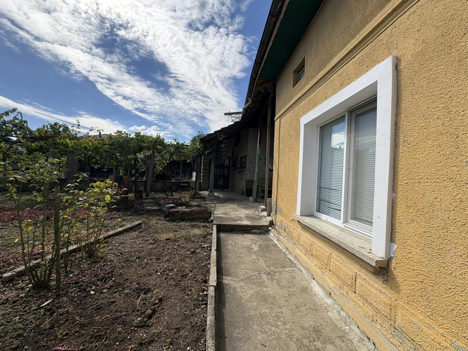 Продава КЪЩА, гр. Велики Преслав, област Шумен, снимка 2 - Къщи - 56253814