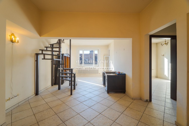 Продава 3-СТАЕН, гр. София, Център, снимка 5 - Апартаменти - 52489780