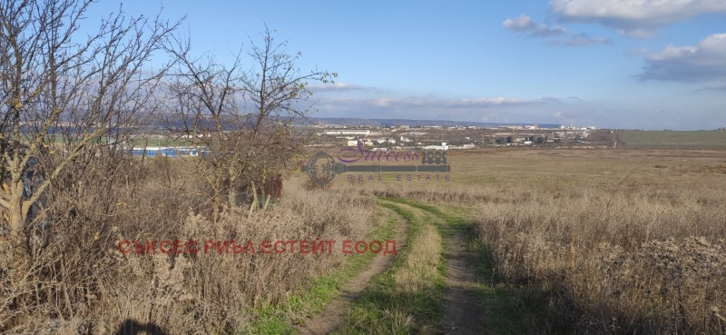 Продава ПАРЦЕЛ в област Варна, с. Езерово - 817 кв.м / 12 900 € » 25 230.21 лв., СЪКСЕС РИЪЛ ЕСТЕЙТ ЕООД