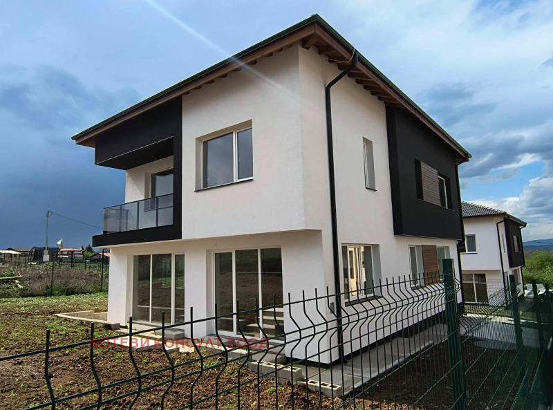 Продава  Къща, област София, гр. Костинброд •  340 000 EUR • ID 38397354 — holmes.bg - [1] 