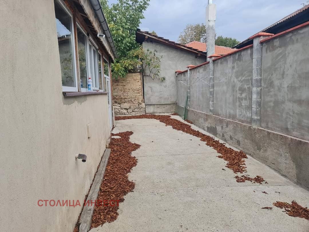 Продава КЪЩА, гр. Русе, Веждата, снимка 2 - Къщи - 51169474