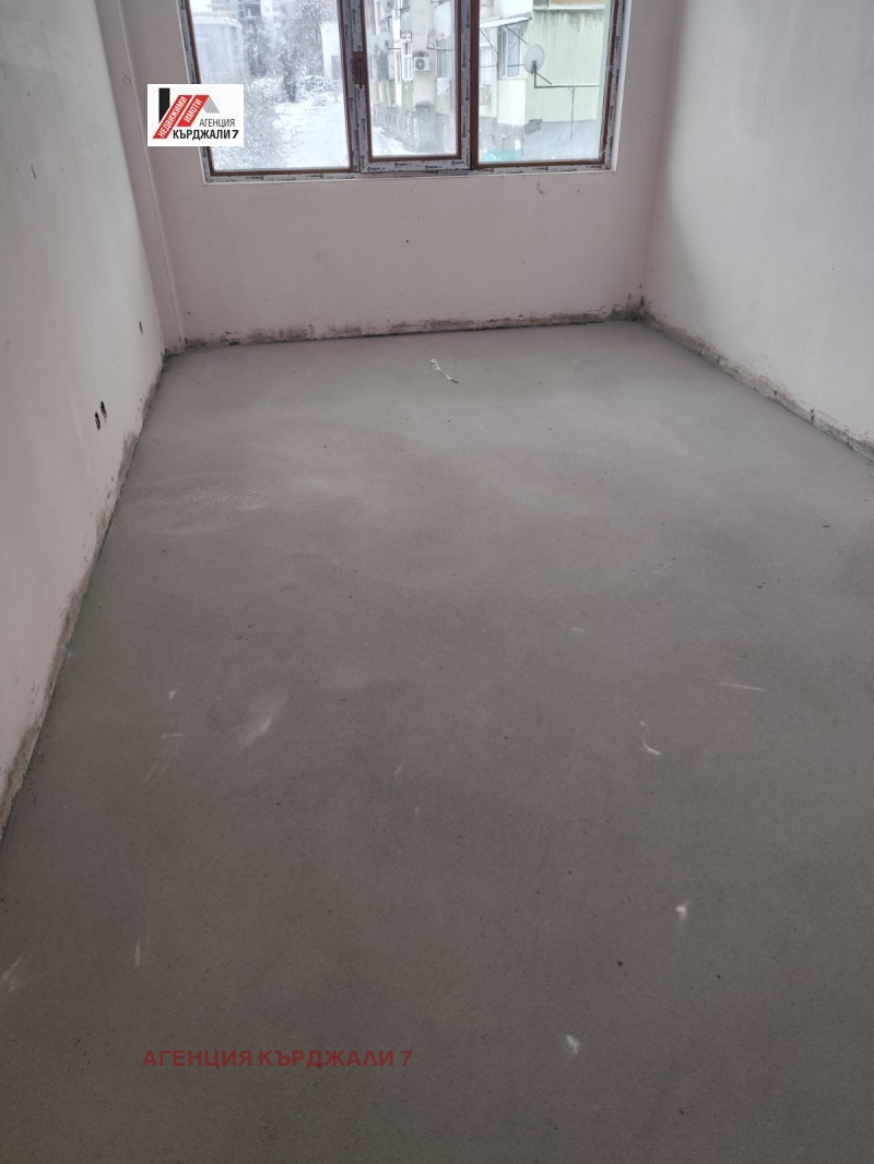 Продава 2-СТАЕН, гр. Кърджали, Възрожденци, снимка 4 - Апартаменти - 53185263