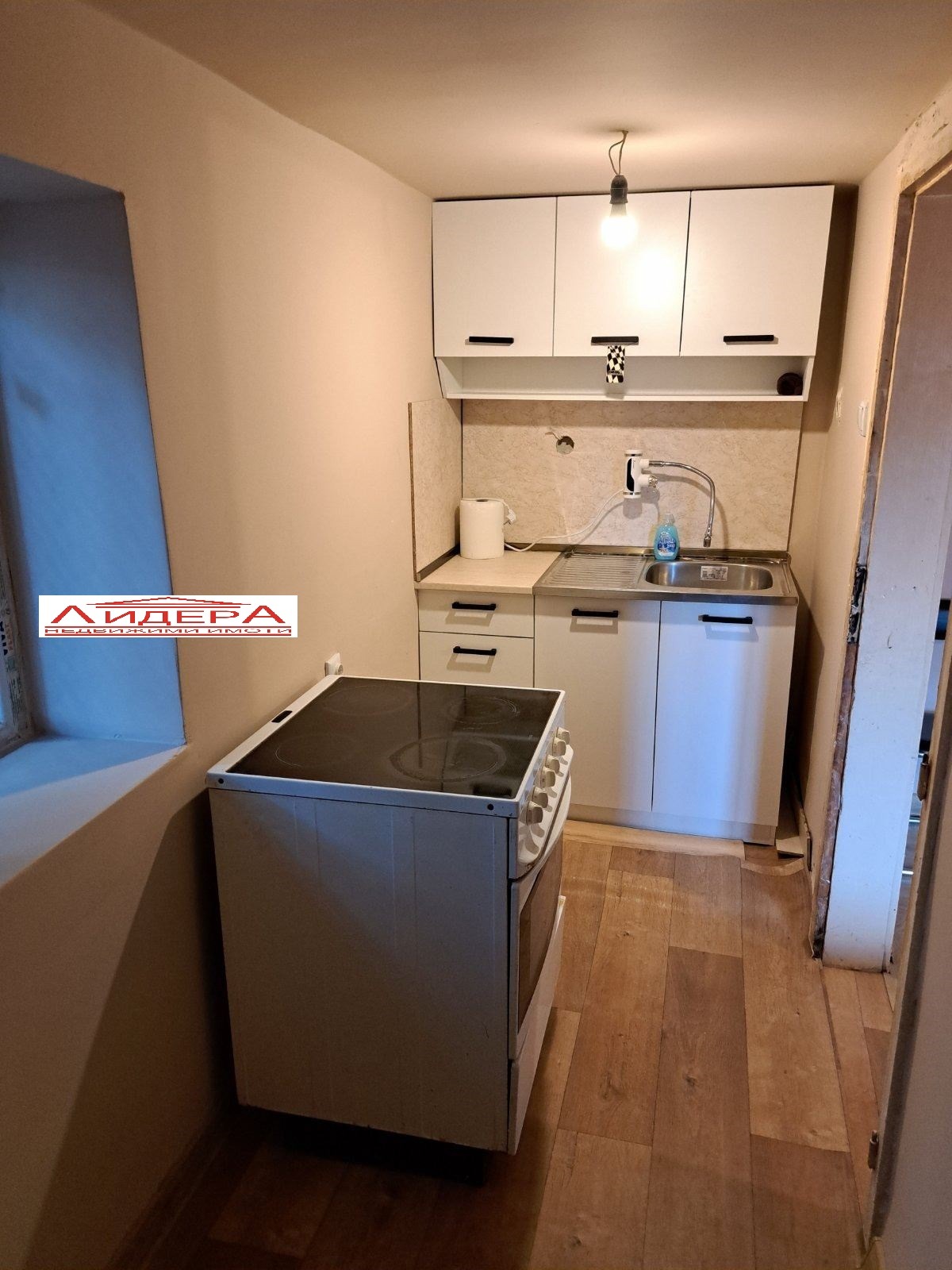 Продава ЕТАЖ ОТ КЪЩА, гр. Пловдив, Кършияка, снимка 5 - Етаж от къща - 54292730