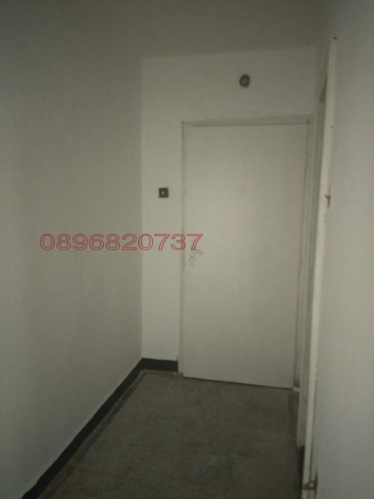 Продава 4-СТАЕН, гр. Шумен, 5-ти полк, снимка 4 - Апартаменти - 54792690