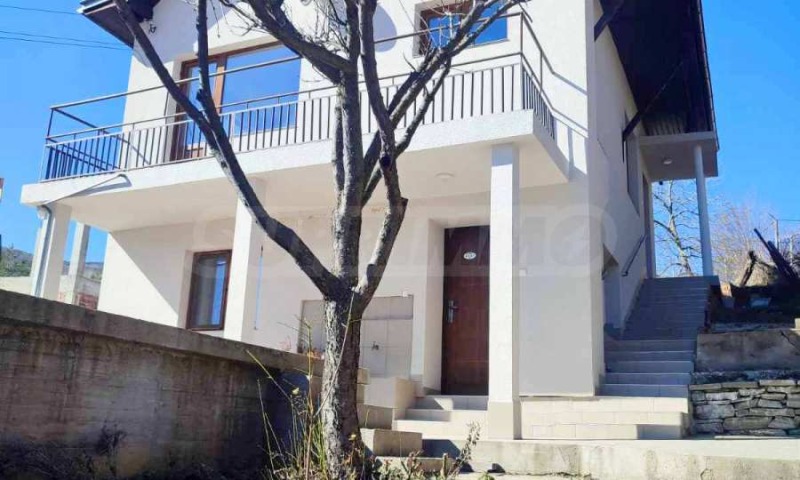 Продава КЪЩА, област Пловдив, с. Гълъбово • 177000 € / 346181.91 лв. • 24392889 1