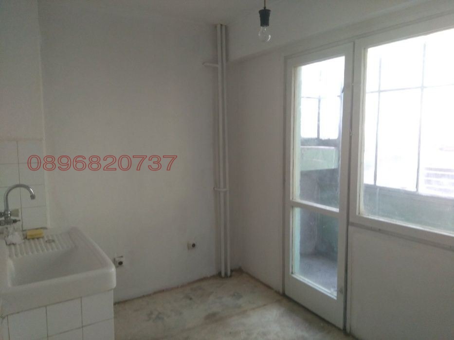 Продава 4-СТАЕН, гр. Шумен, 5-ти полк, снимка 2 - Апартаменти - 54792690