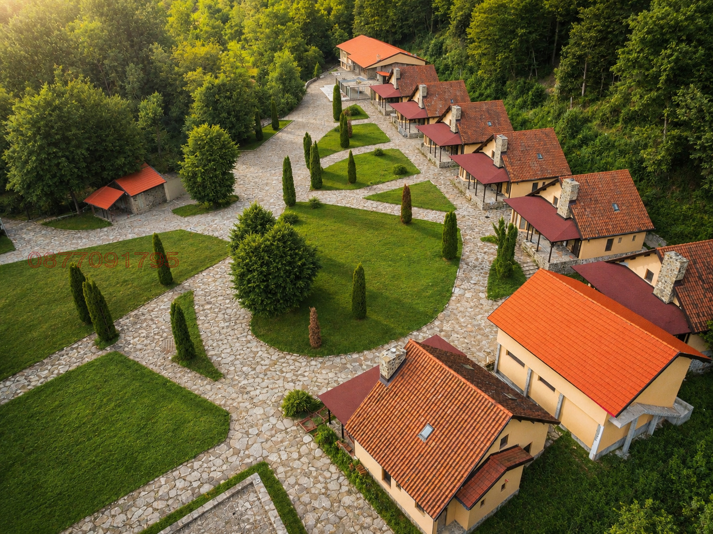 Продава ХОТЕЛ, с. Рибарица, област Ловеч