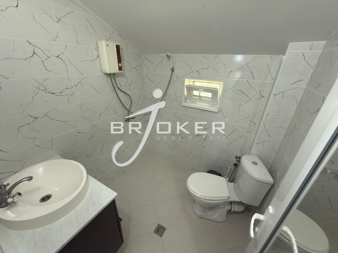 Продава КЪЩА, с. Зелениково, област Кърджали, снимка 16 - Къщи - 55900265