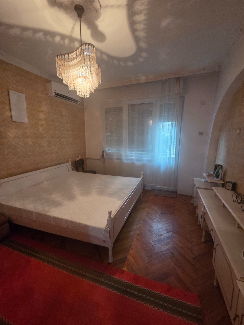 Продава 3-СТАЕН в град Плевен, Идеален център - 100 кв.м / 195 000 € » 381 386.85 лв., КАЛИКА ЕСТЕЙТ