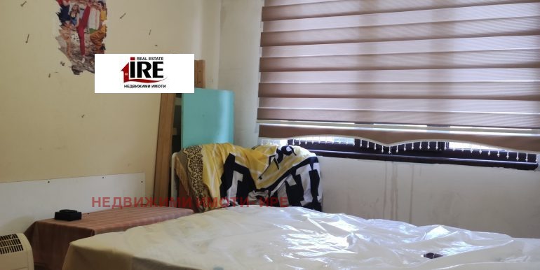 Продава МНОГОСТАЕН, гр. Хасково, Червена стена, снимка 2 - Апартаменти - 53082029