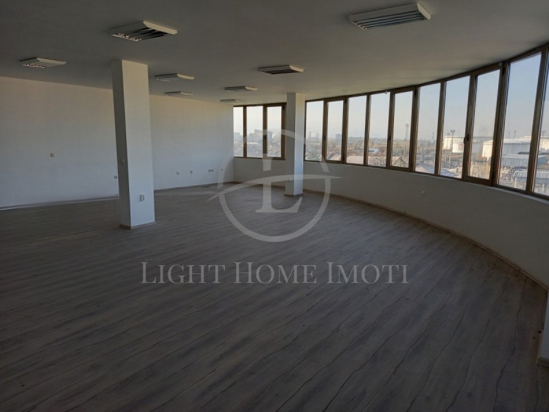 Eladó  Hivatal Plovdiv , Karsijaka , 84 négyzetméter | 31426610