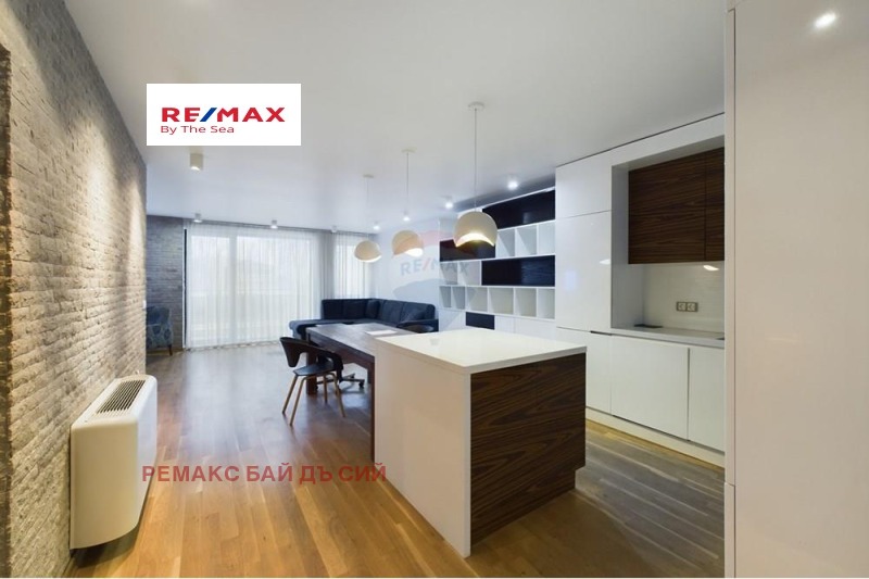 Продава 3-СТАЕН в град Варна, Бриз - 123 кв.м / 360 000 € » 704 098.80 лв., РЕМАКС БАЙ ДЪ СИЙ