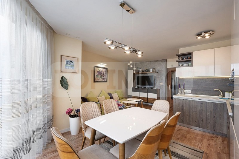 Продава 3-СТАЕН в град Варна, Бриз - 145 кв.м / 335 000 € » 655 203.05 лв., ТОПИММО