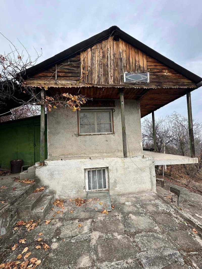 Продава ВИЛА в област Пловдив, гр. Перущица - 40 кв.м / 35 000 € » 68 454.05 лв., ДОМИНО